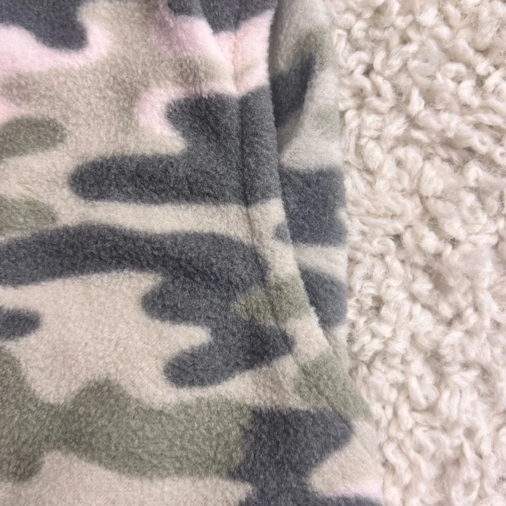 GIRLS CHILDREN’S PLACE CAMO FLEECE PULLOVER GUC SIZE L 10/12
